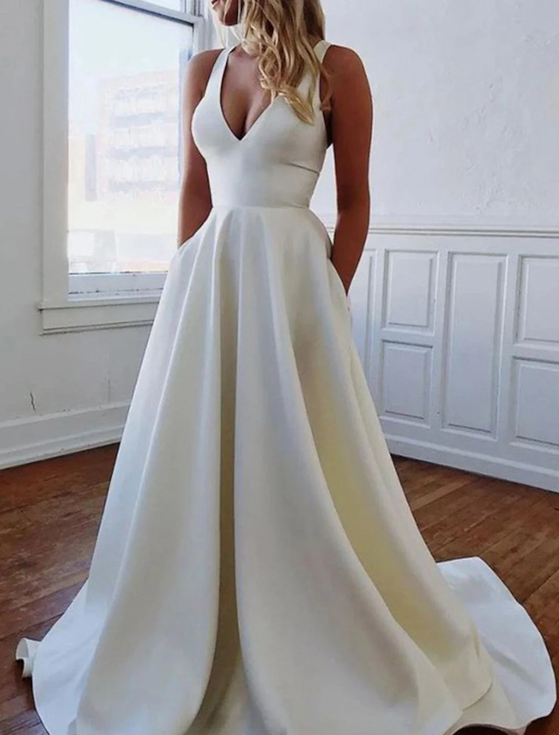 Simple Wedding Dresses A-Line V Neck Sleeveless Sweep / Brush Train Satin Bridal Gowns With Pocket Strapless Lace Dress