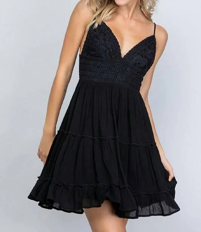 Abigail Dress In Black Flowy unclassified dresses